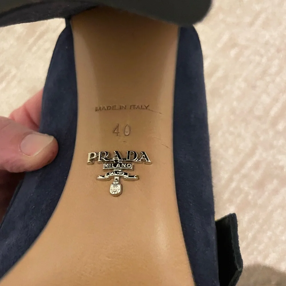 Prada Black and Gold Heels with Fringe Detail - Picture 4 of 7